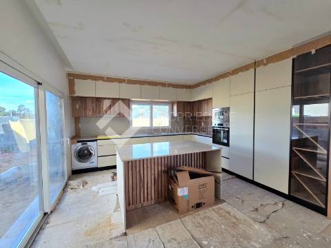 Moradia térrea T4 isolada - Palmela