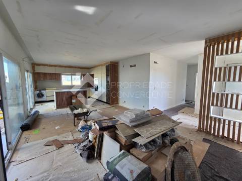 Moradia térrea T4 isolada - Palmela