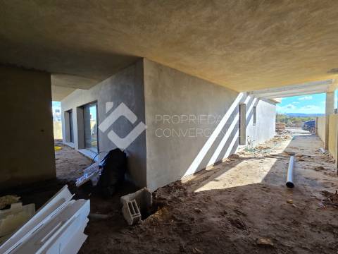 Moradia térrea T4 isolada - Palmela