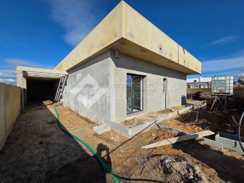 Moradia térrea T4 isolada - Palmela