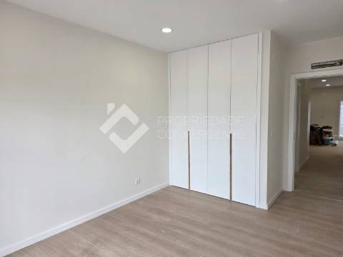 Moradia térrea T4 isolada - Palmela