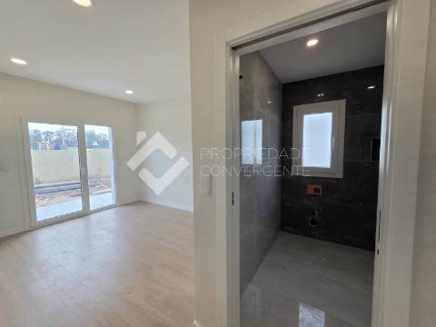 Moradia térrea T4 isolada - Palmela