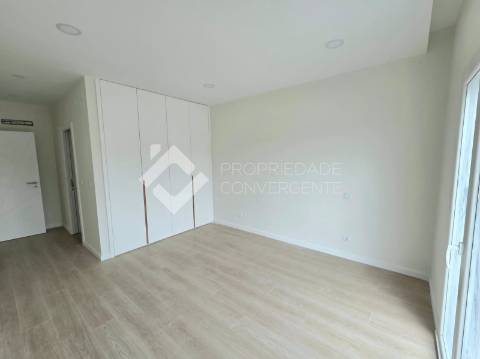 Moradia térrea T4 isolada - Palmela