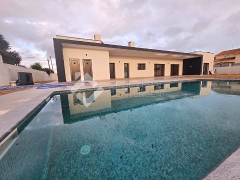 Moradia Isolada T3 com piscina - Azeitão