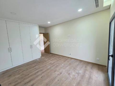 Moradia Isolada T3 com piscina - Azeitão