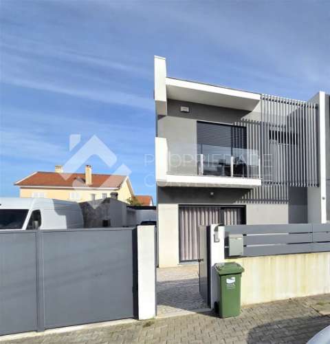 Moradia Geminada T4 - Fernão Ferro