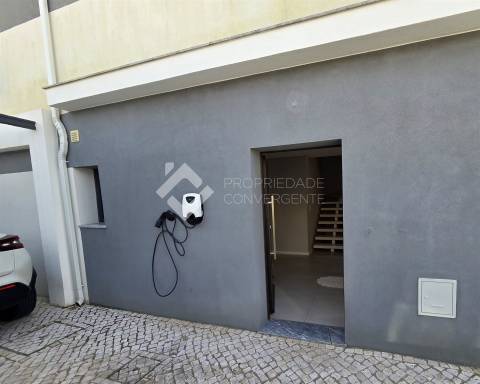 Moradia Geminada T4 - Fernão Ferro