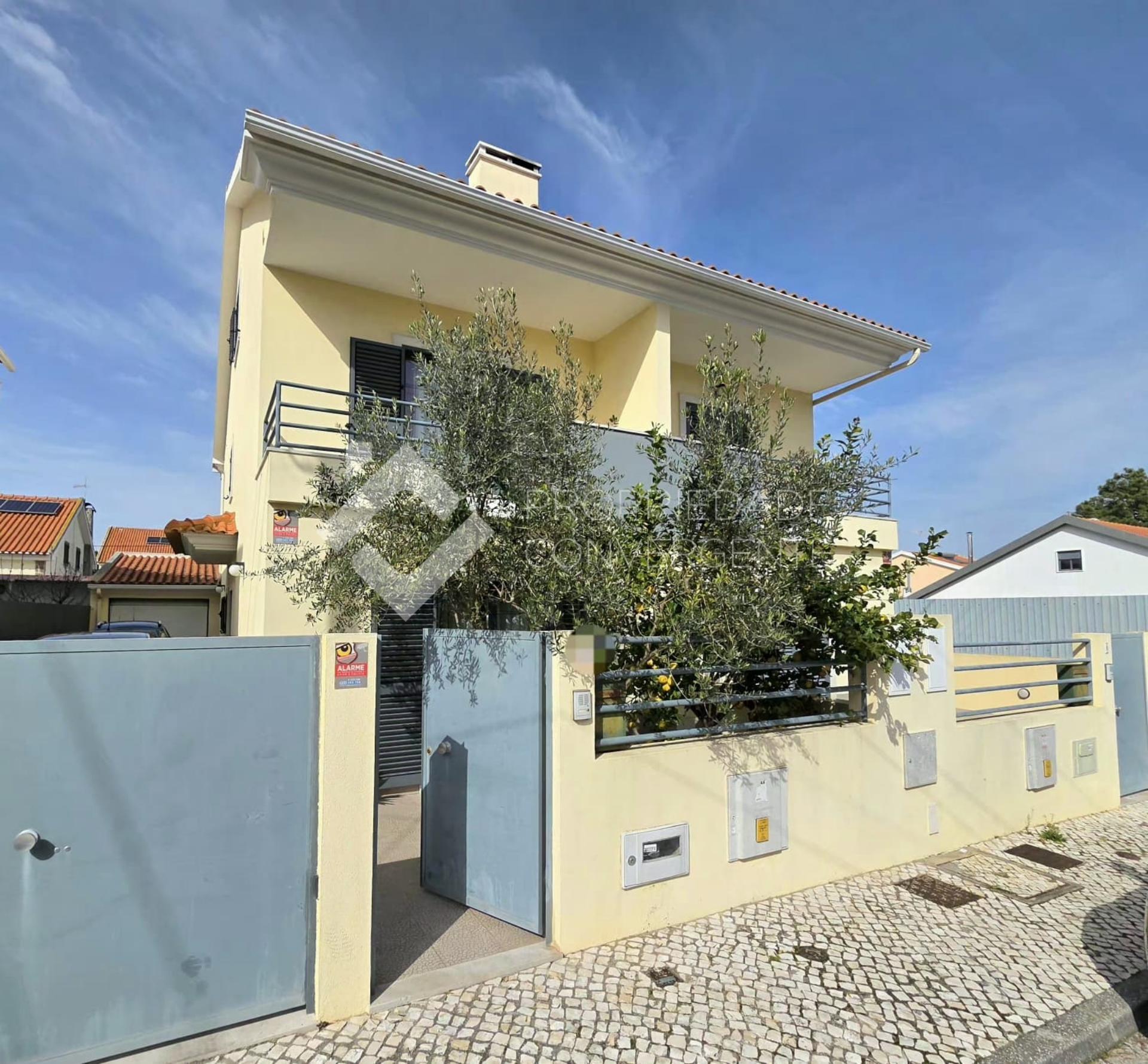 Moradia Geminada Triplex T3 - Quinta do Conde