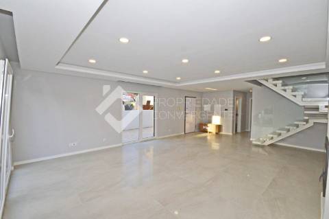 Moradia Geminada T4 - Fernão Ferro