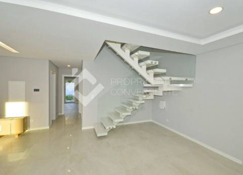 Moradia Geminada T4 - Fernão Ferro