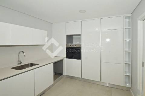 Moradia Geminada T4 - Fernão Ferro