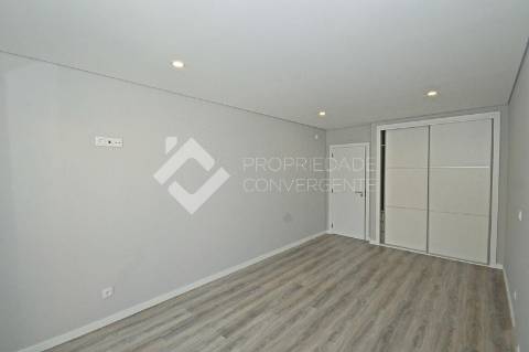 Moradia Geminada T4 - Fernão Ferro