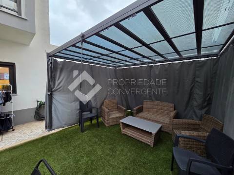 Moradia Geminada T3 - Fernão Ferro