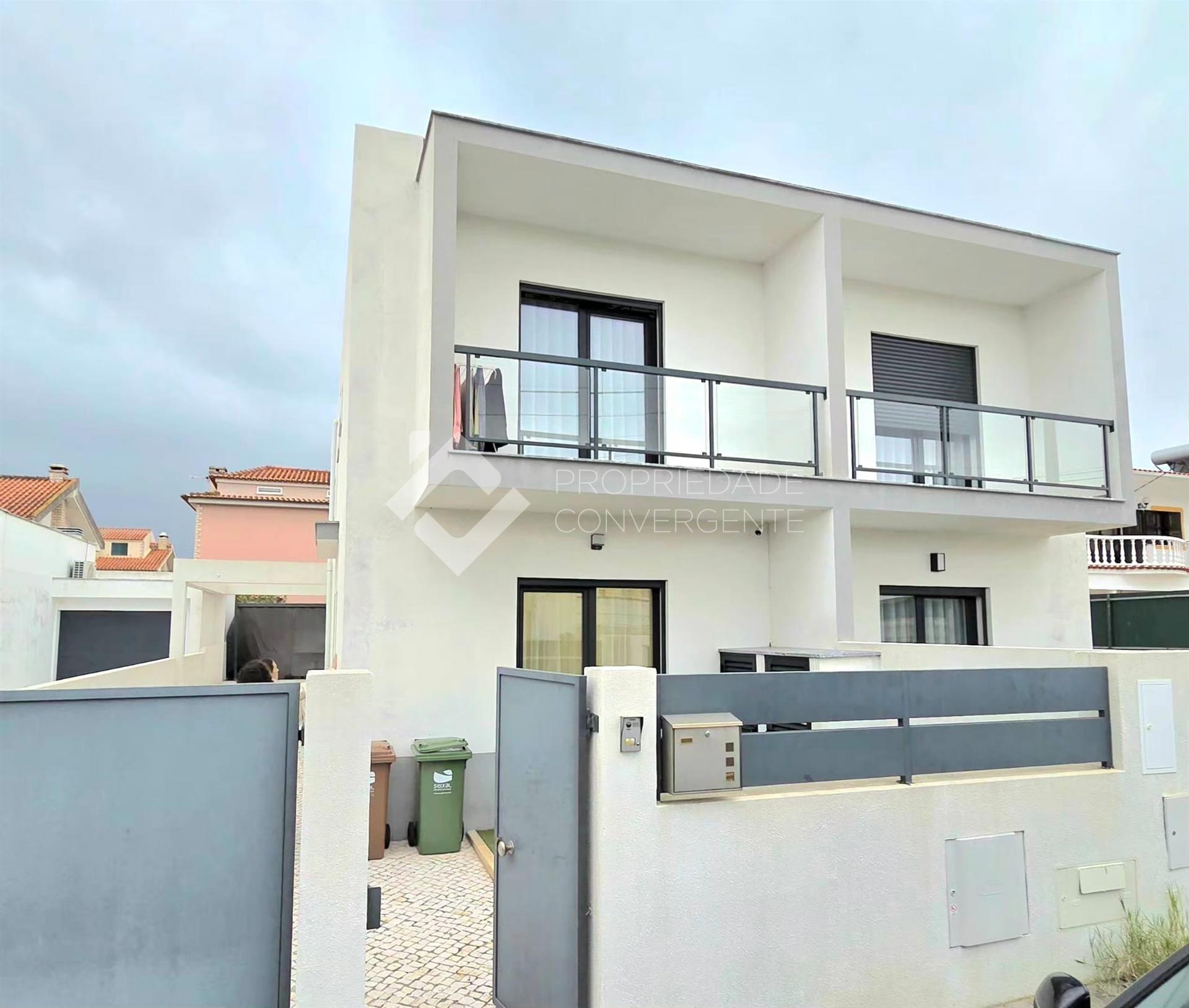 Moradia Geminada T3 - Fernão Ferro