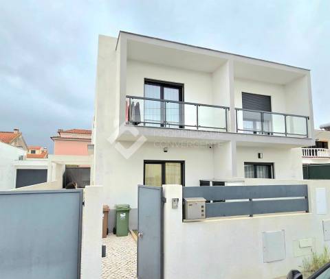 Moradia Geminada T3 - Fernão Ferro