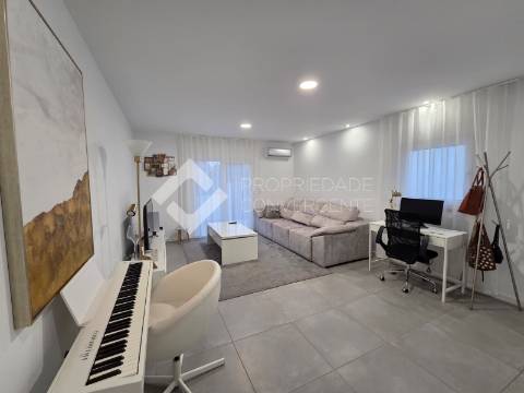 Moradia Geminada T3 - Fernão Ferro