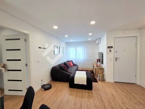 Apartamento T2 - Loures