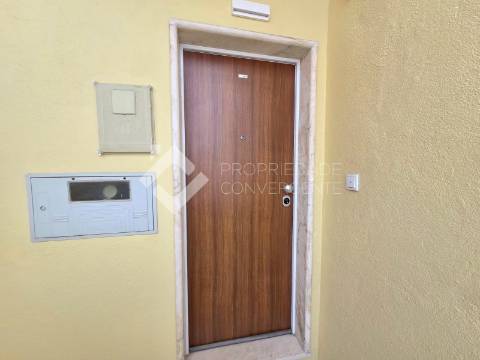 Apartamento T2 - Loures