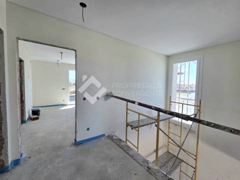 Moradia Isolada T4 com piscina - Azeitão