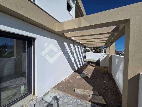 Moradia Geminada T4 - Fernão Ferro