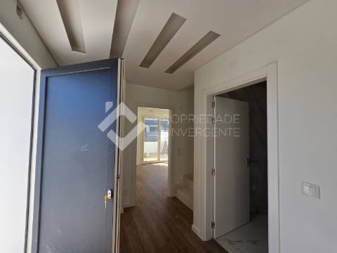 Moradia Geminada T4 - Fernão Ferro