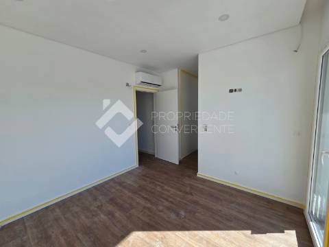 Moradia Geminada T4 - Fernão Ferro