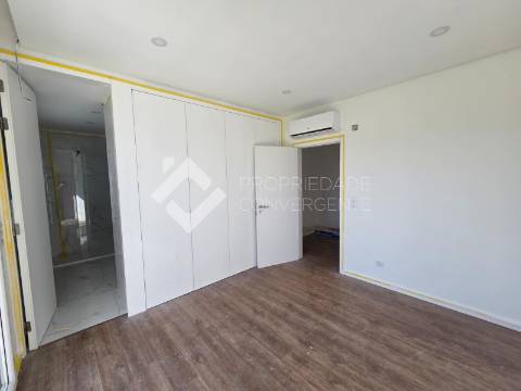 Moradia Geminada T4 - Fernão Ferro