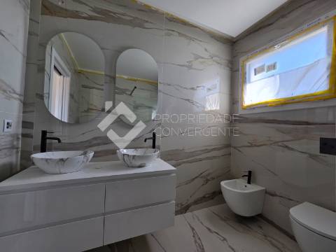 Moradia Geminada T4 - Fernão Ferro