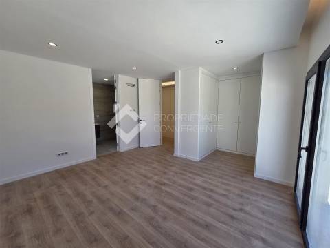 Moradia de Luxo T4 com piscina - Azeitão