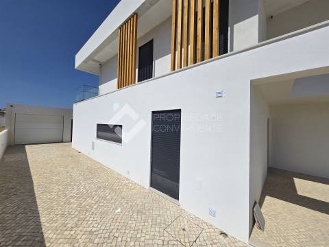 Moradia Isolada T4 com piscina - Azeitão