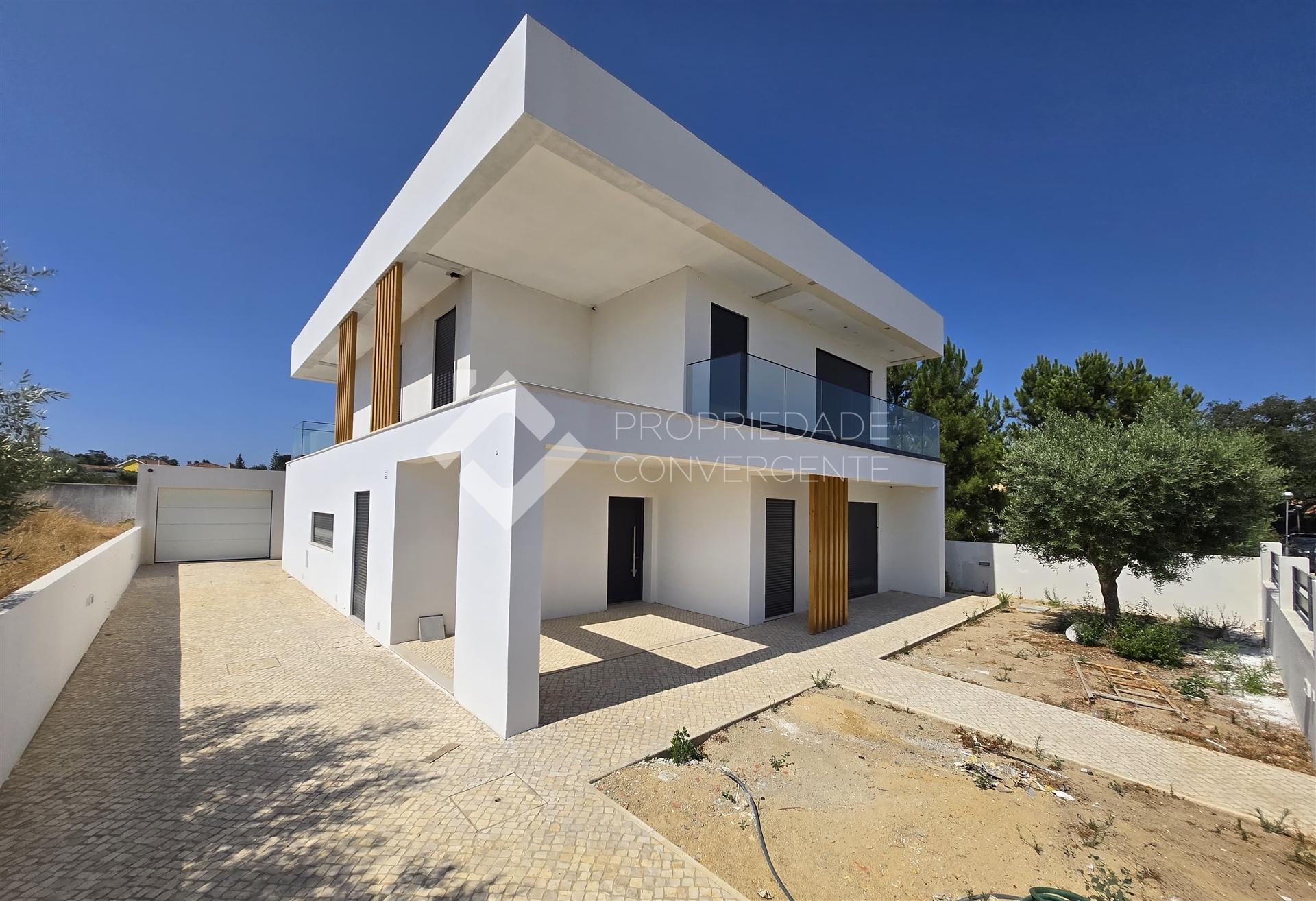 Moradia Isolada T4 com piscina - Azeitão