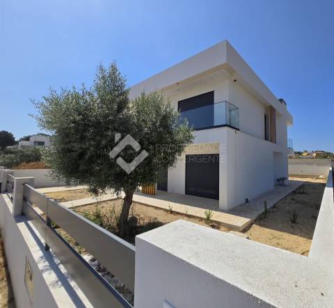 Moradia Isolada T4 com piscina - Azeitão