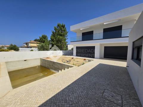 Moradia Isolada T4 com piscina - Azeitão