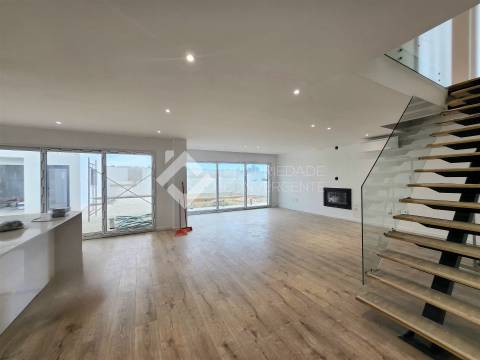 Moradia Isolada T4 com piscina - Azeitão