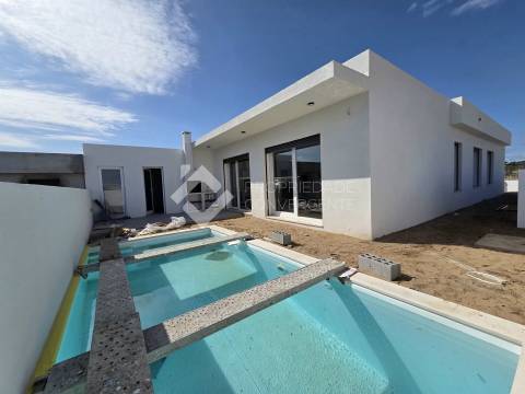 Moradia Isolada T3 com piscina - Azeitão
