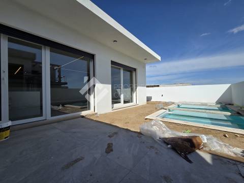 Moradia Isolada T3 com piscina - Azeitão