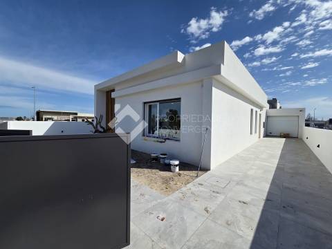 Moradia Isolada T3 com piscina - Azeitão
