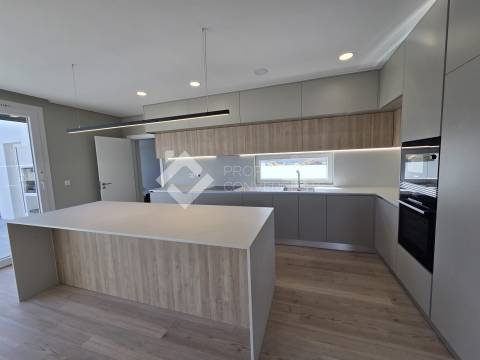 Moradia Isolada T3 com piscina - Azeitão