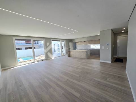 Moradia Isolada T3 com piscina - Azeitão