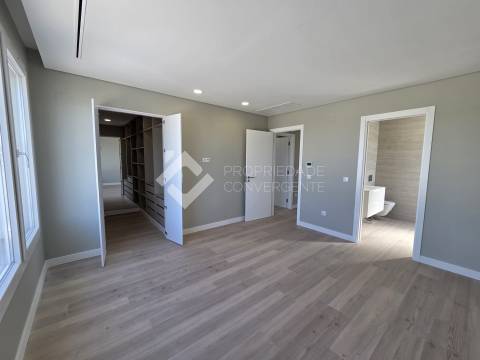 Moradia Isolada T3 com piscina - Azeitão