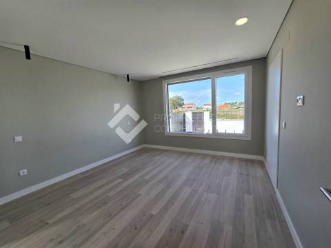 Moradia Isolada T3 com piscina - Azeitão