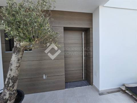 Moradia Isolada T4 com piscina - Azeitão