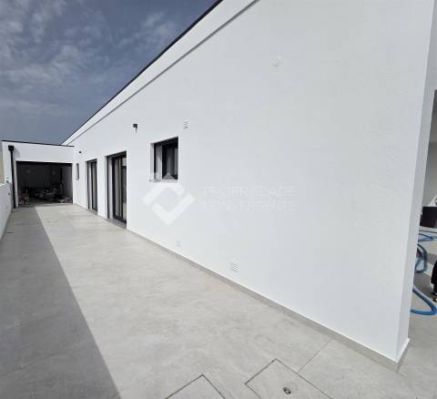 Moradia Isolada T4 com piscina - Azeitão