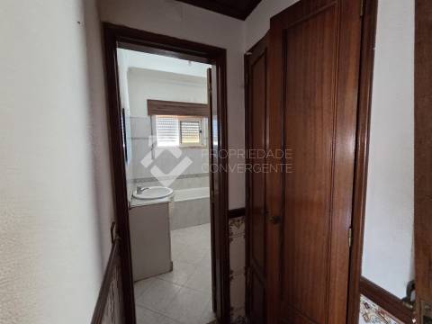 Apartamento T2 (para remodelar) - Azeitão