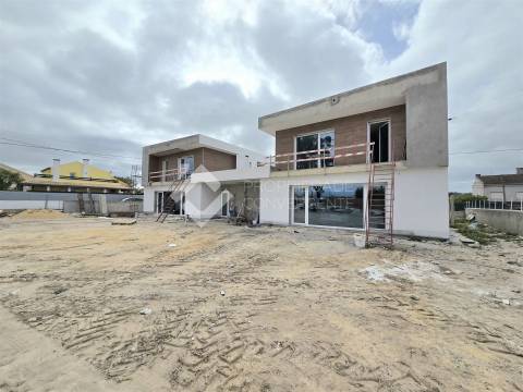 Moradia Isolada T4 com piscina - Azeitão