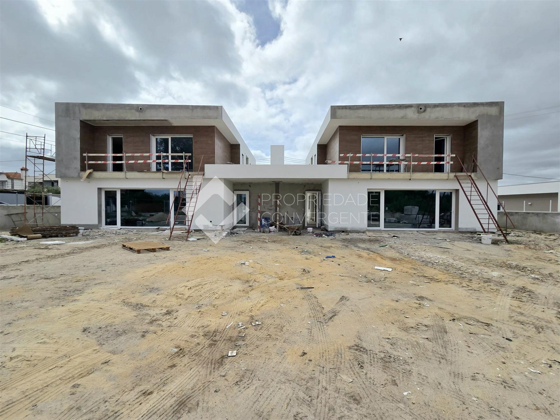 Moradia Isolada T4 com piscina - Azeitão