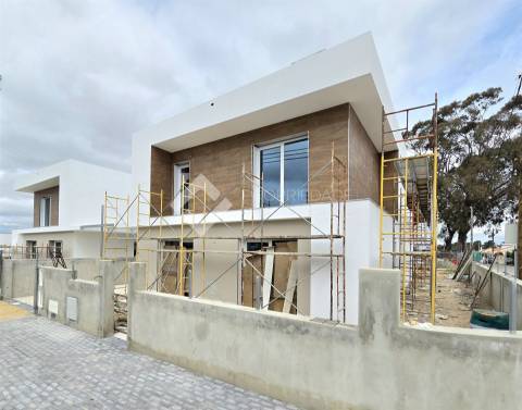 Moradia Isolada T4 com piscina - Azeitão