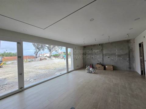 Moradia Isolada T4 com piscina - Azeitão