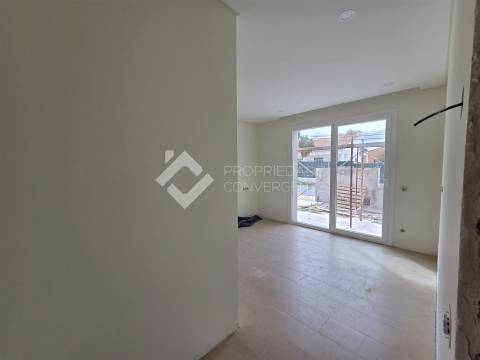 Moradia Isolada T4 com piscina - Azeitão