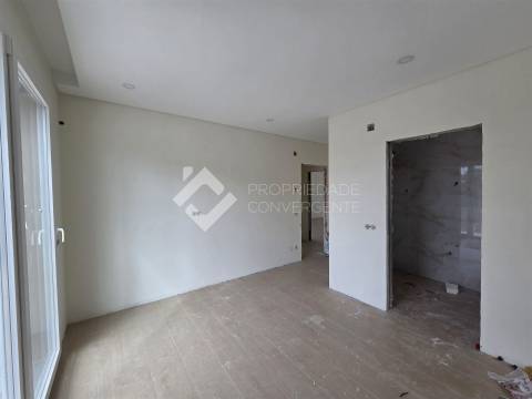 Moradia Isolada T4 com piscina - Azeitão